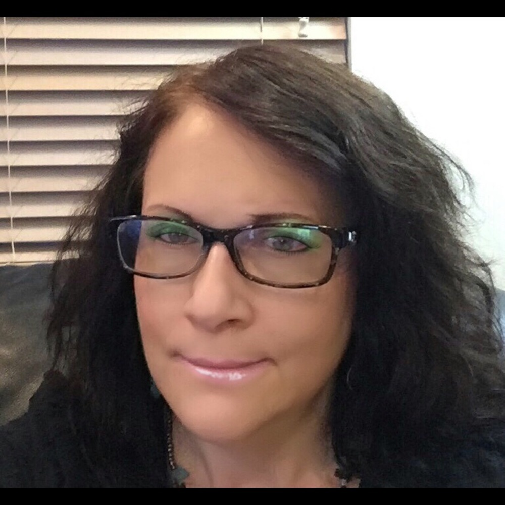 Meet the Posher! I love to make beaded jewelry.